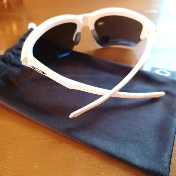 OAKLEY FLAK BETA'S UNISEX NWT & CASE POLARIZED SUNGLASSES - Picture 4 of 10